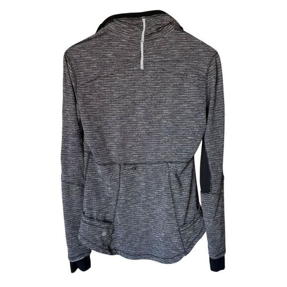 Lululemon Base Runner 1/2 Zip Pullover Size 10 Back and White Long Sleeve - Picture 5 of 8